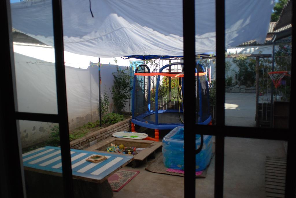 Hidden Garden Dali Bed & Breakfast ต้าหลี่ ภายนอก รูปภาพ
